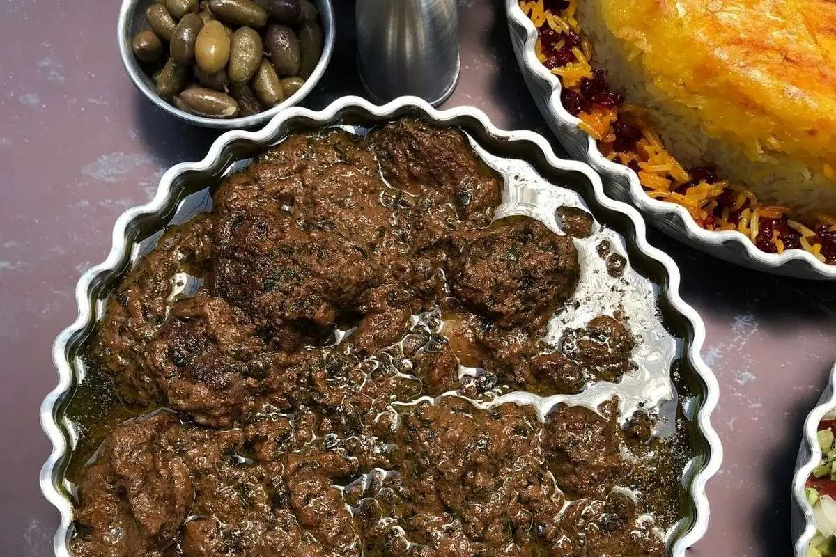 خورش گردو بادمجان، غذایی که هرگز طعمش را فراموش نمیکنید!