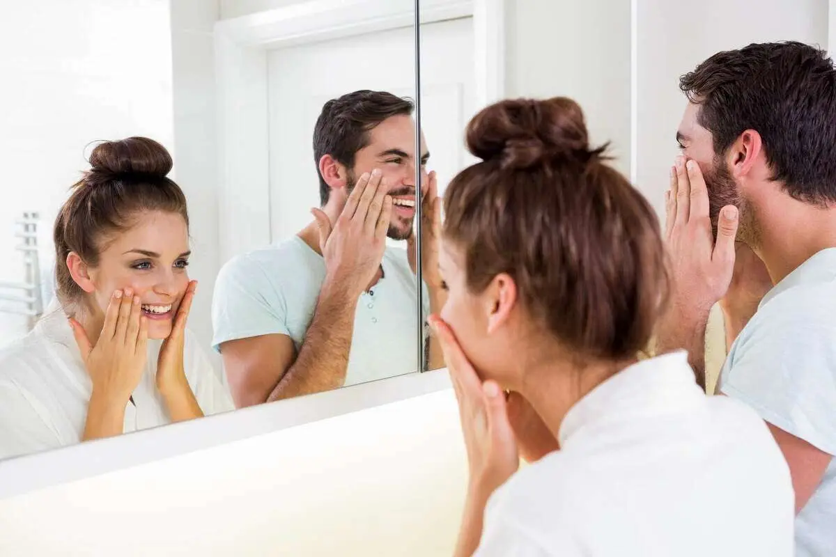 اشتباهات رایج در شستشوی صورت که به پوست آسیب میزنند!