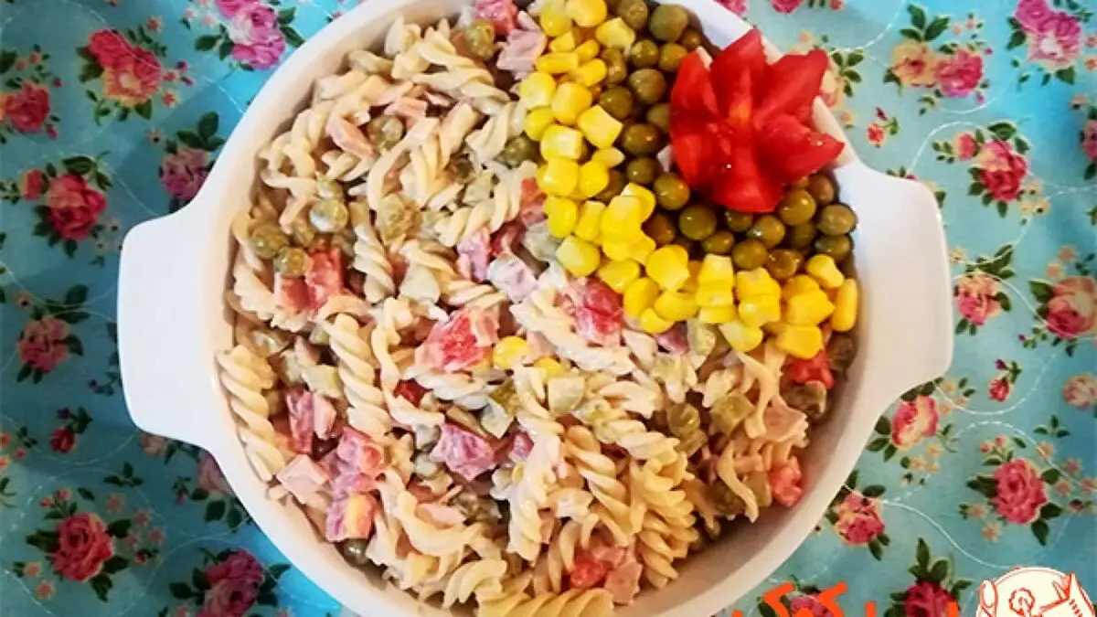 ۲ طرز تهیه سالاد ماکارونی خانگی خوشمزه و لذیذ