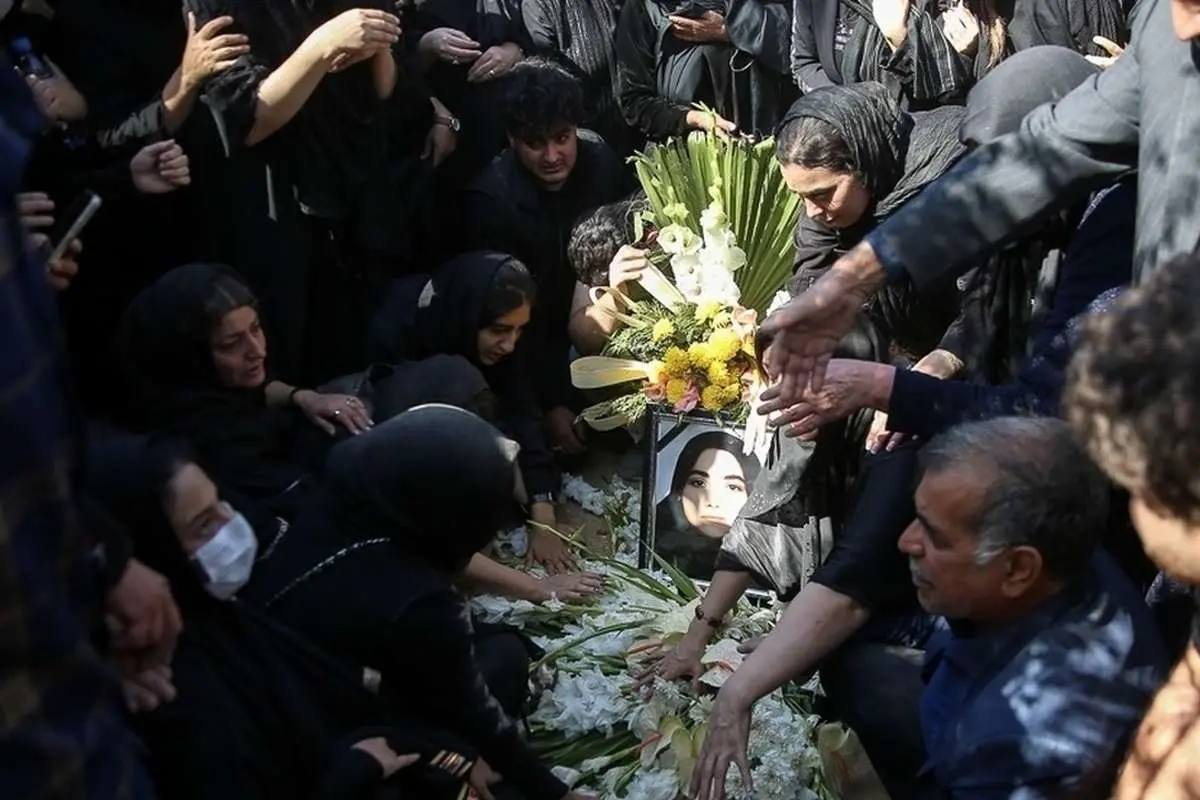 روزنامه جوان: طبیعی است که در مراسم خاکسپاری آرمیتا گراوند، نیروهای امنیتی حضور داشته باشند
