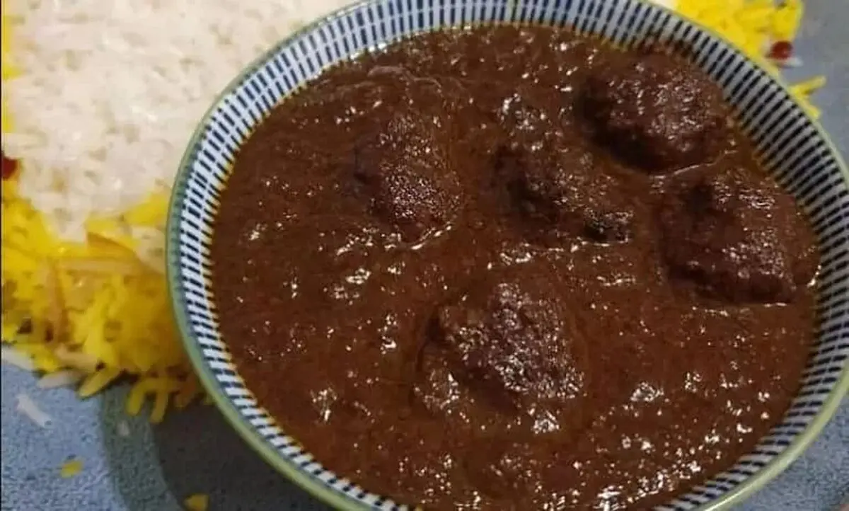 طرز تهیه فسنجون یزدی (متنجینه)؛ خوشمزه و متفاوت