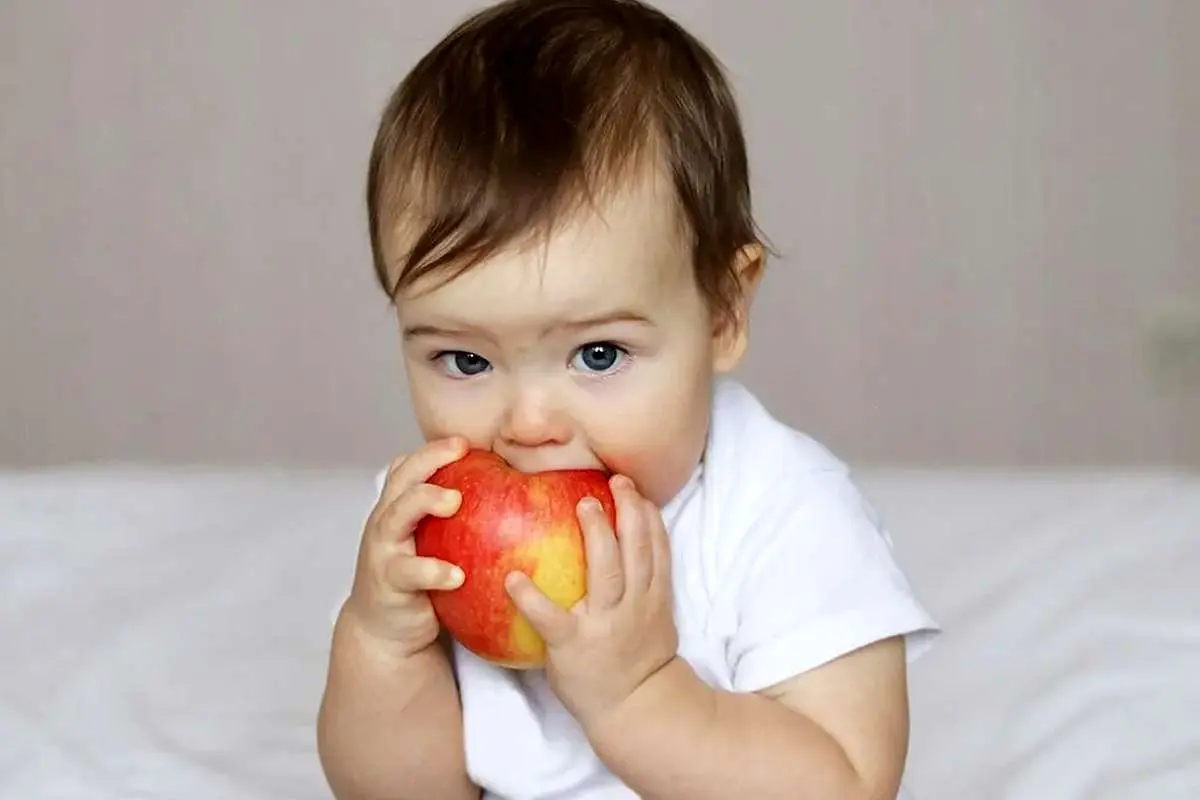 ۳ خاصیت سیب برای کودکان