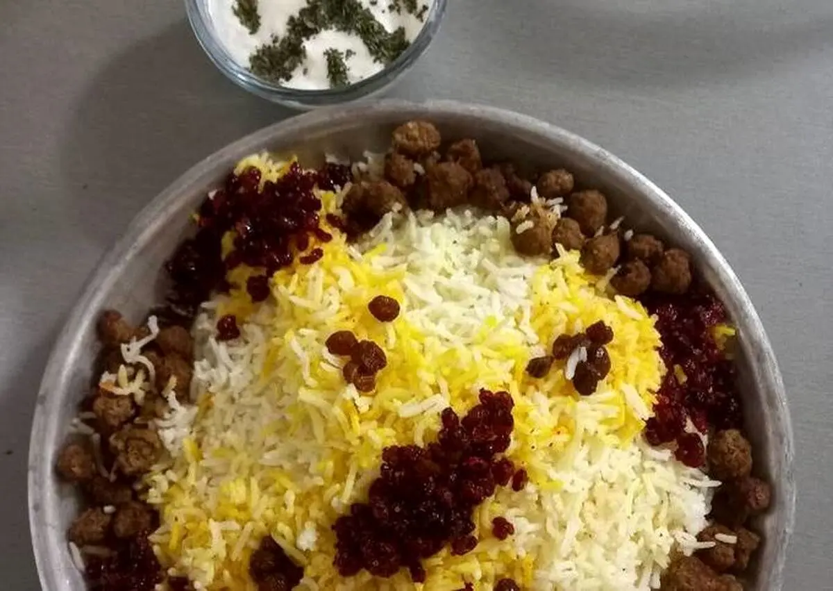 طرز تهیه زرشک پلو با گوشت چرخ کرده