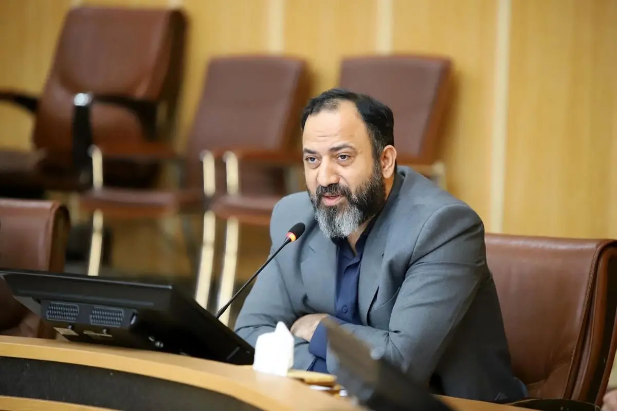 یک خبرگزاری دولتی: منع تعقیب رضا ثقتی کذب است