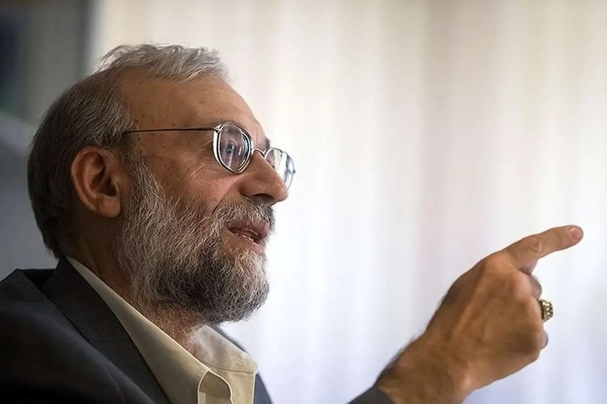 آملی لاریجانی: در گذشته دیدیم خودشیفتگی چه بلایی بر سر مملکت آورد