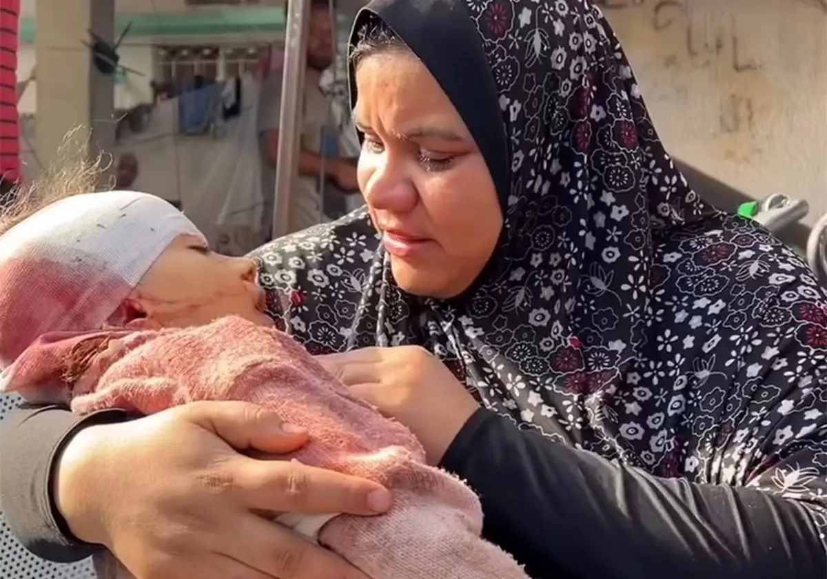 (ویدئو) وداع تلخ مادر فلسطینی با کودک شهیدش
