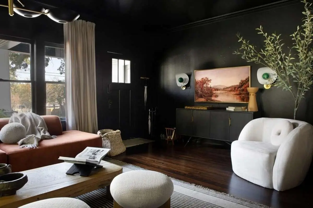 با این ۵ رنگ تیره اتاق‌های کوچک بزرگتر و با سقف‌های بلندتر به نظر خواهند رسید