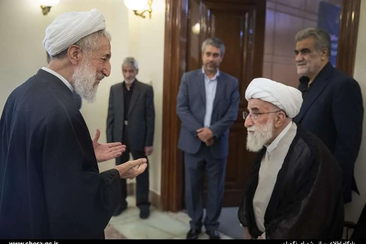 (تصاویر) حاشیههایی از مراسم ترحیم همسر آیتالله جنتی