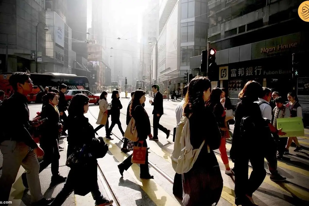 (ویدئو) نظم جالب هزاران شهروند چینی هنگام عبور از خیابان