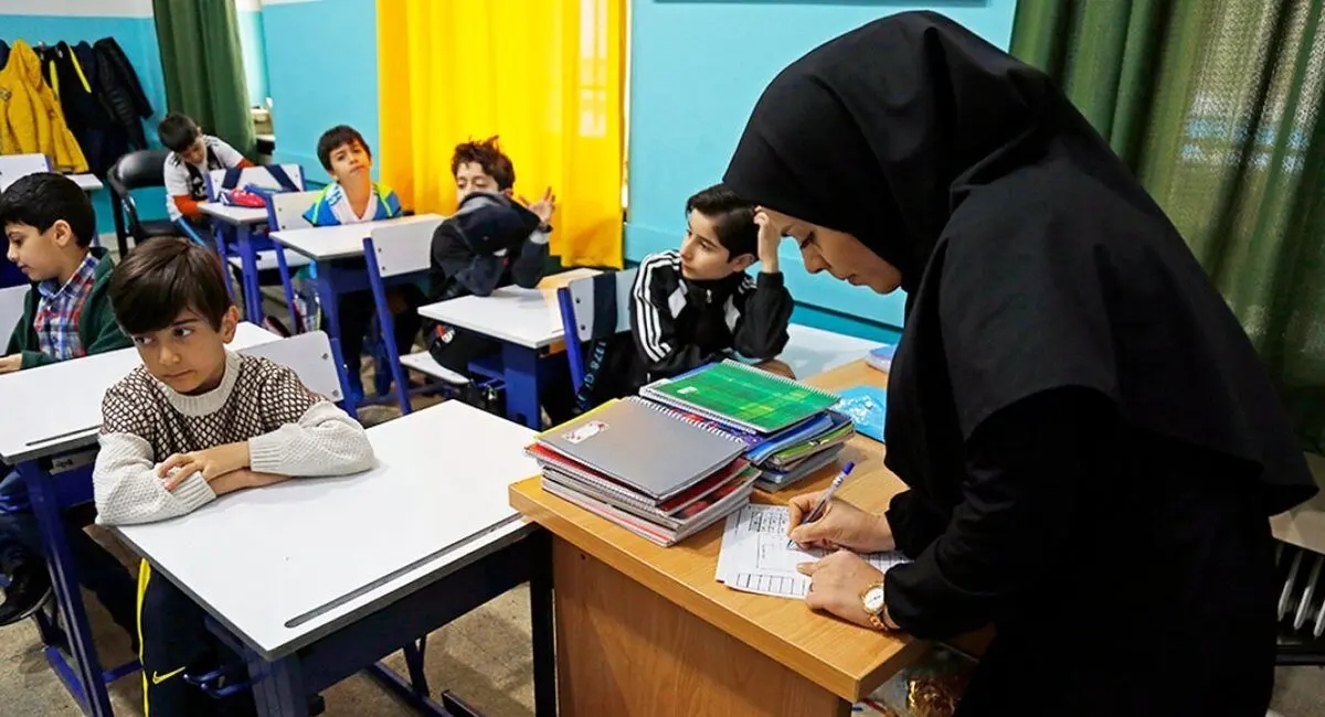 خبر خوب برای فرهنگیان؛ خانواده معلمان در این صندوق استخدام می‌شوند