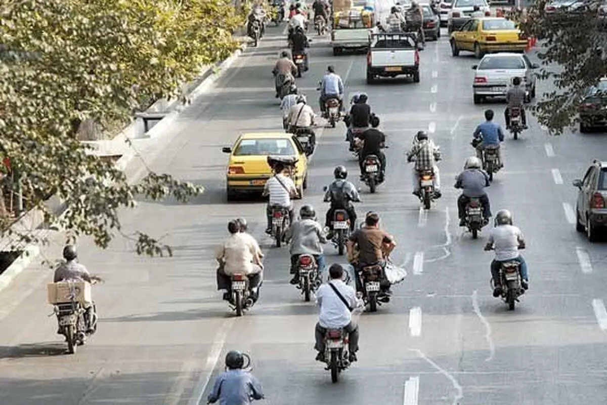 (عکس) حمل عجیب یخچال با موتور