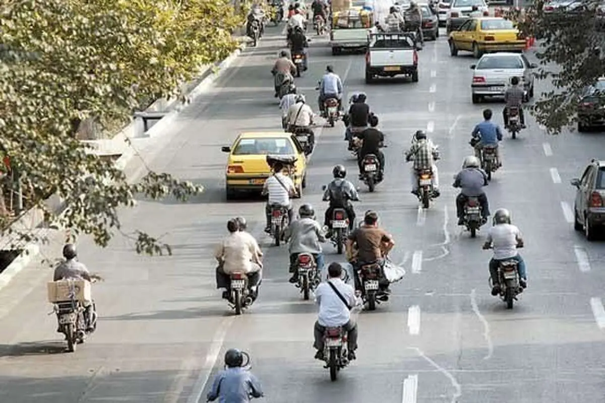 (عکس) حمل عجیب یخچال با موتور