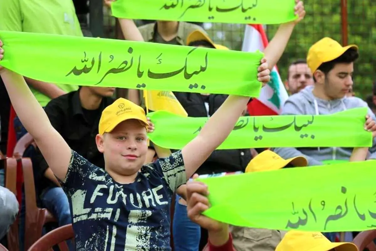 (ویدیو) اتفاق جالب هنگام گزارش خبرنگار BBC از محل سخنرانی سید حسن نصرالله!