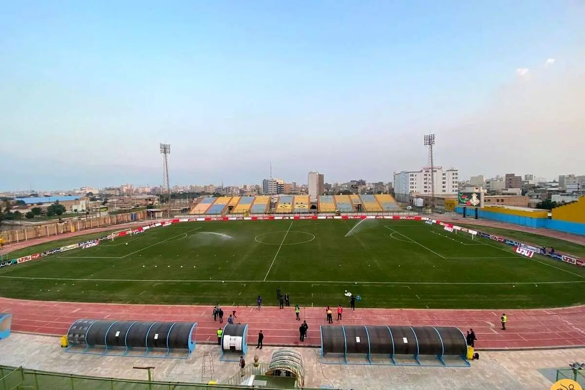 اتفاق باورنکردنی در لیگ برتر؛ اختلاف ۱۱ متری دو نیمه زمین در آبادان