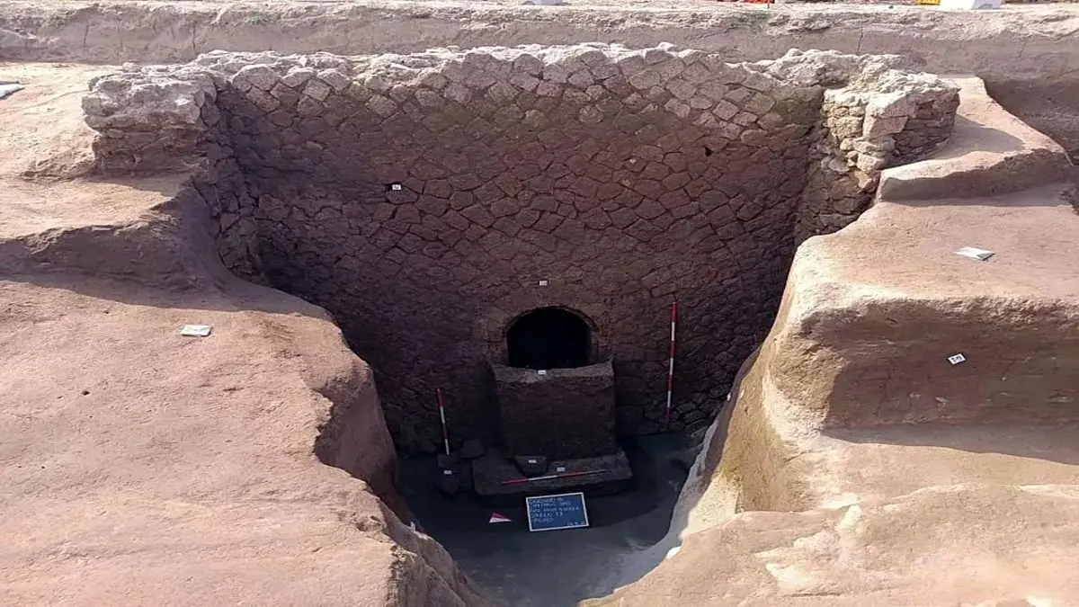 (عکس) این مقبره‌ پر از طلسم مار است!