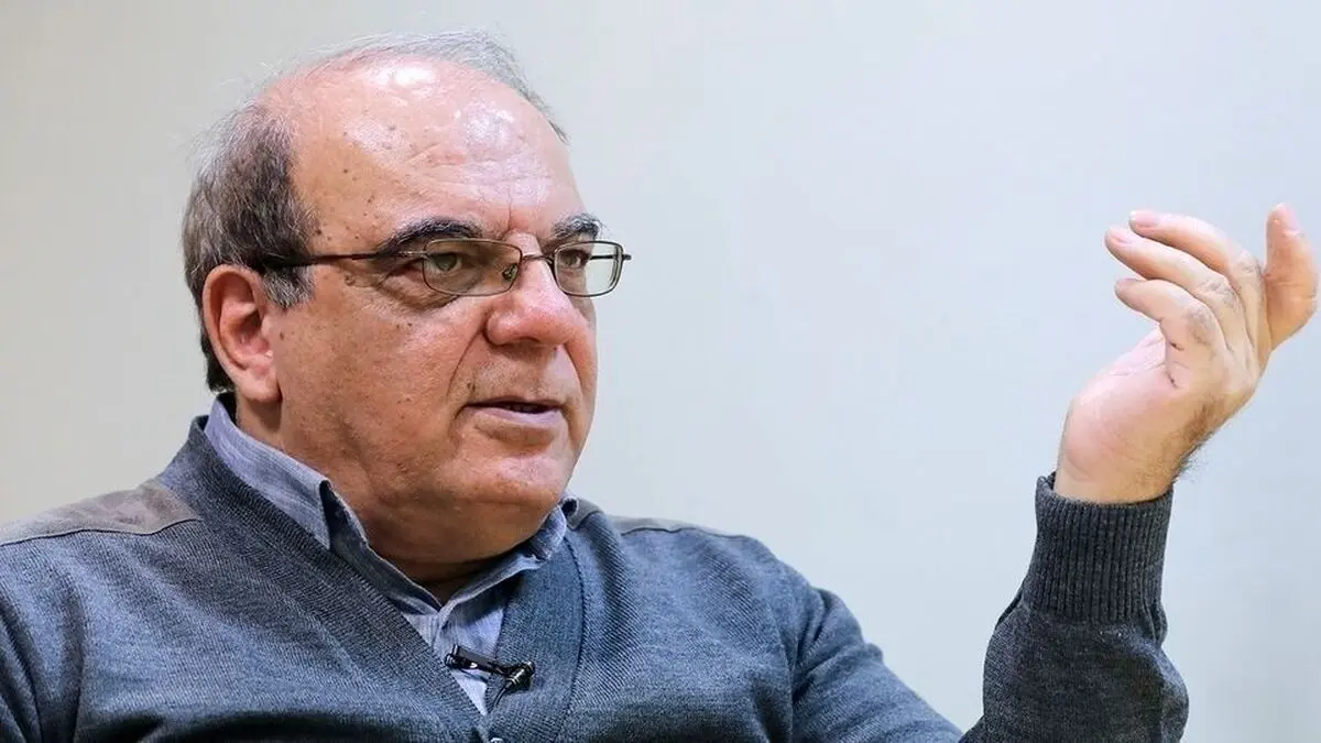 کنایه‌های عباس عبدی به باهنر: گمان می‌کردید، احمدی نژاد «مسیح منجی» اصولگرایان است