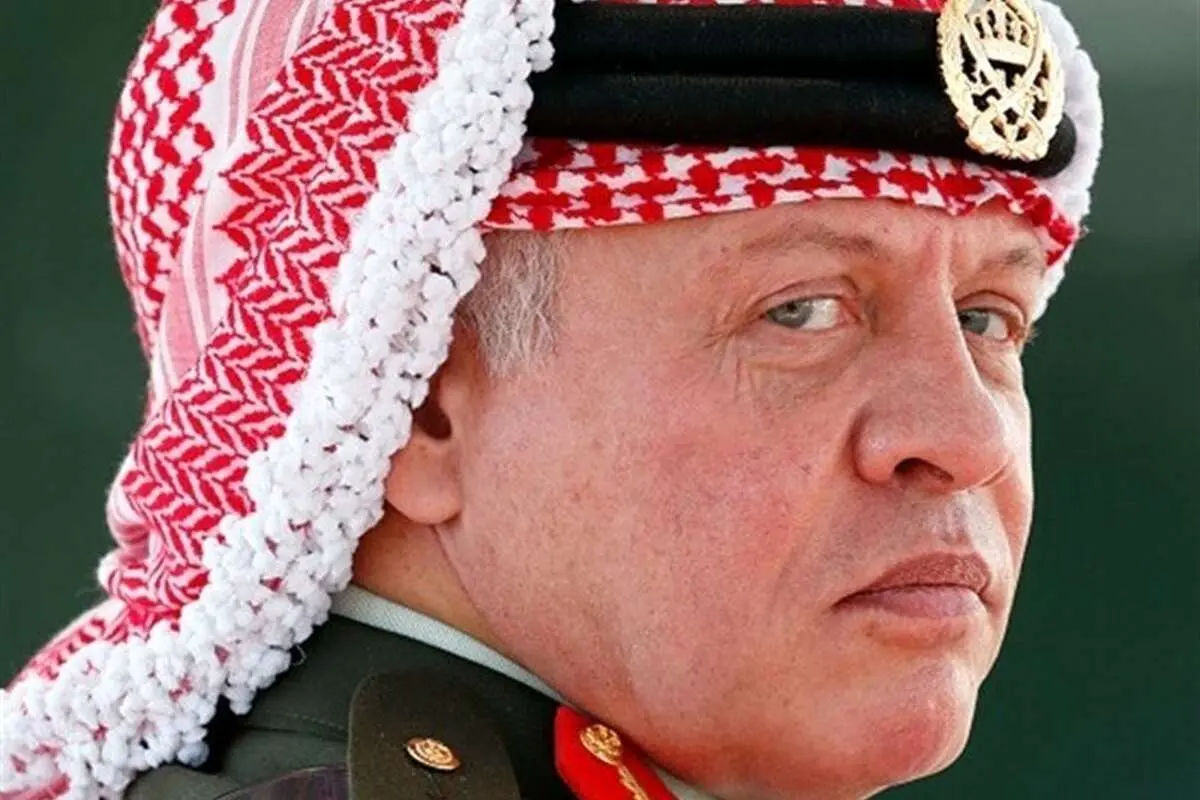 انتقال کمکهای دارویی اردن به غزه با چتر نجات