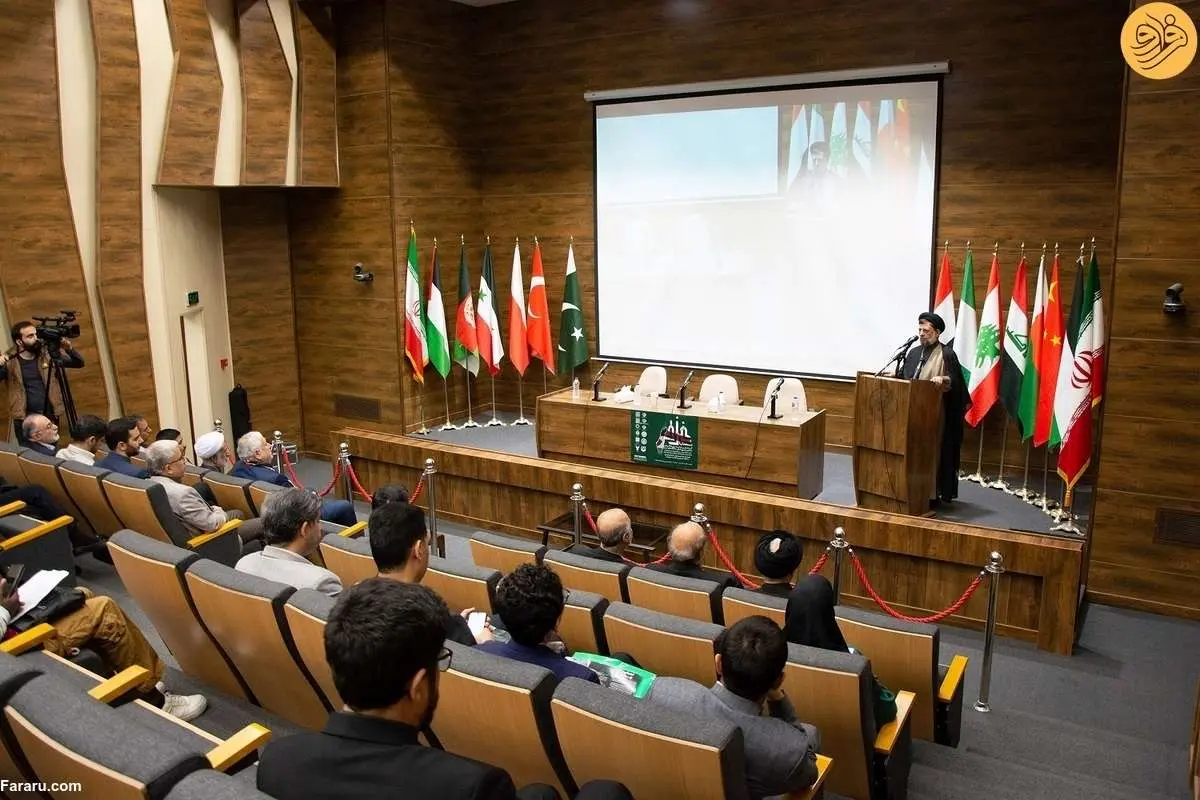 (عکس) نصب برعکس پرچم سوریه در دانشگاه شریف!
