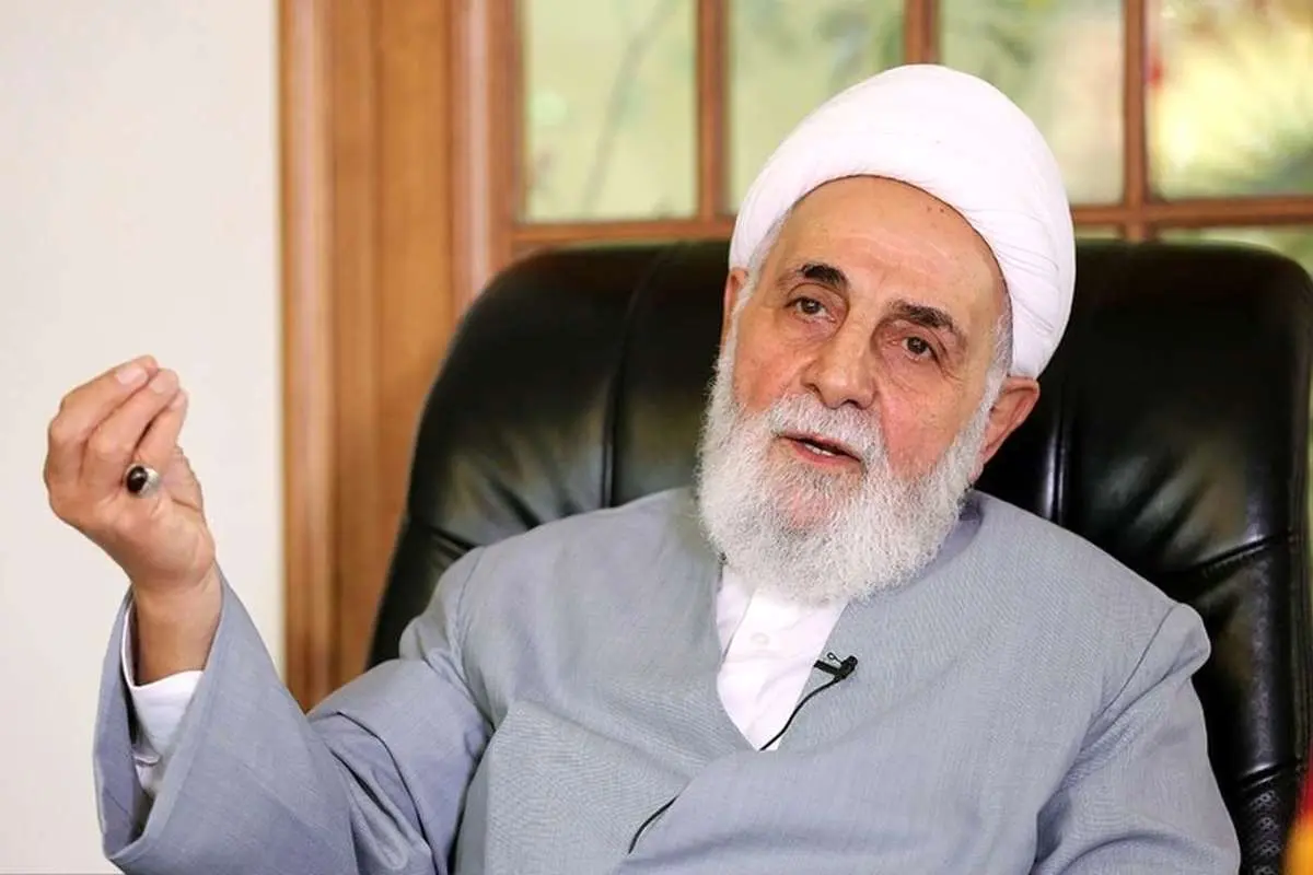 ناطق نوری: به احمدی نژاد گفتم بالای ابری و فضایی فکر میکنی، قهر کرد