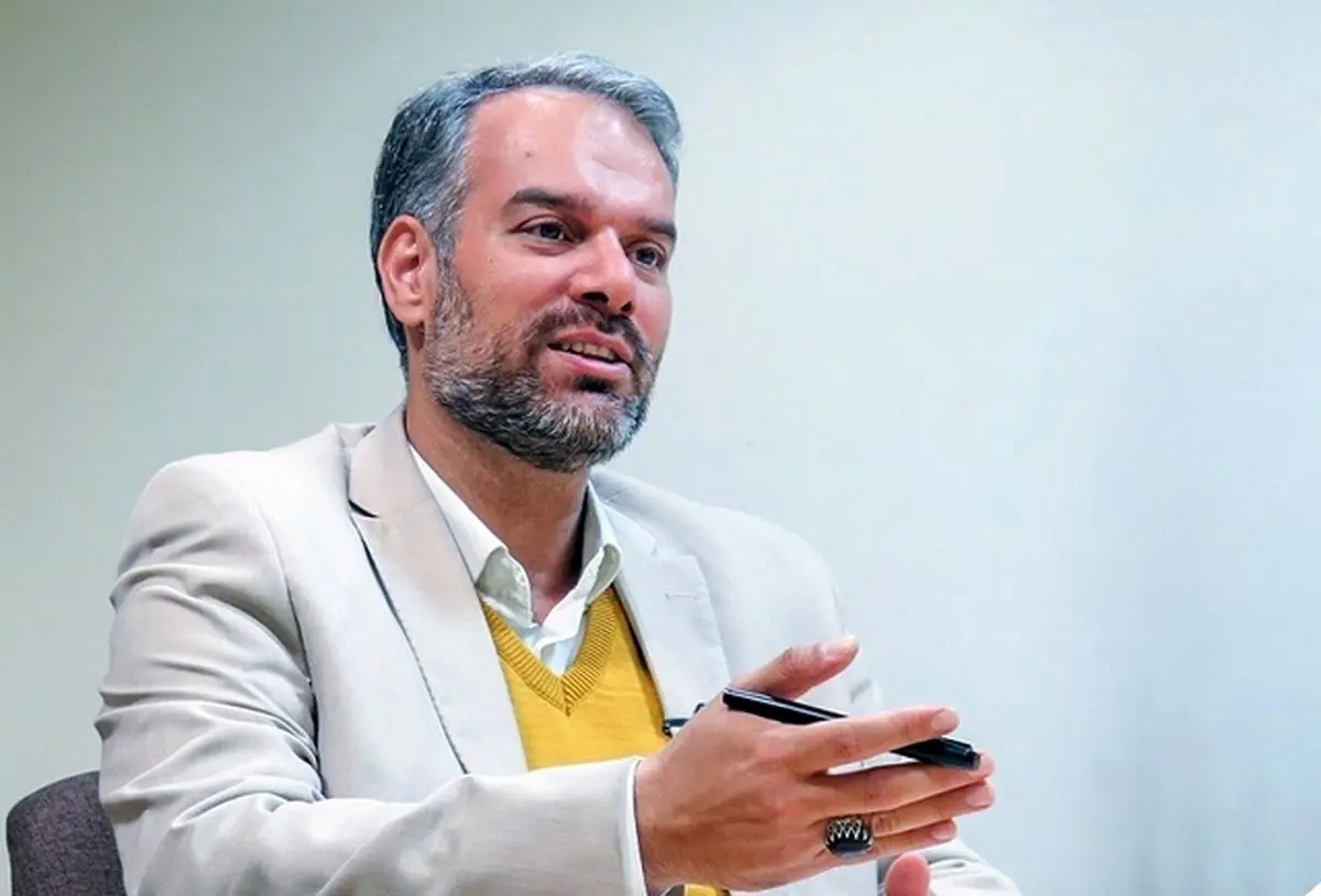 نماینده مجلس: خودروی ۱۵ هزار دلاری را ۴۰ هزار دلار کرده‌ایم! /دولت دستش در جیب مردم است