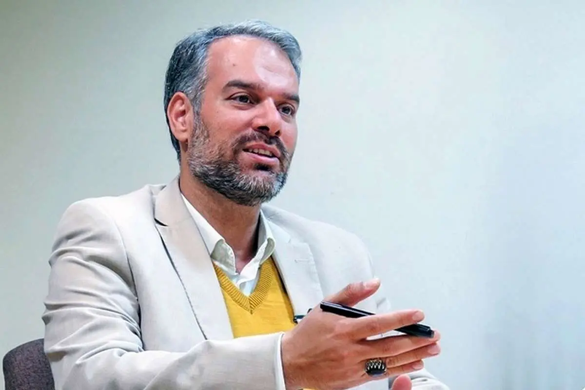 نماینده مجلس: خودروی ۱۵ هزار دلاری را ۴۰ هزار دلار کرده‌ایم! /دولت دستش در جیب مردم است