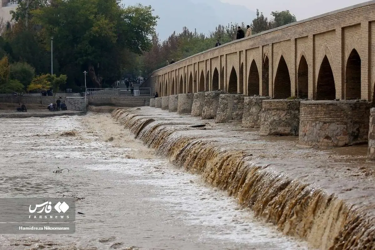 (تصاویر) جاری شدن آب در زایندهرود