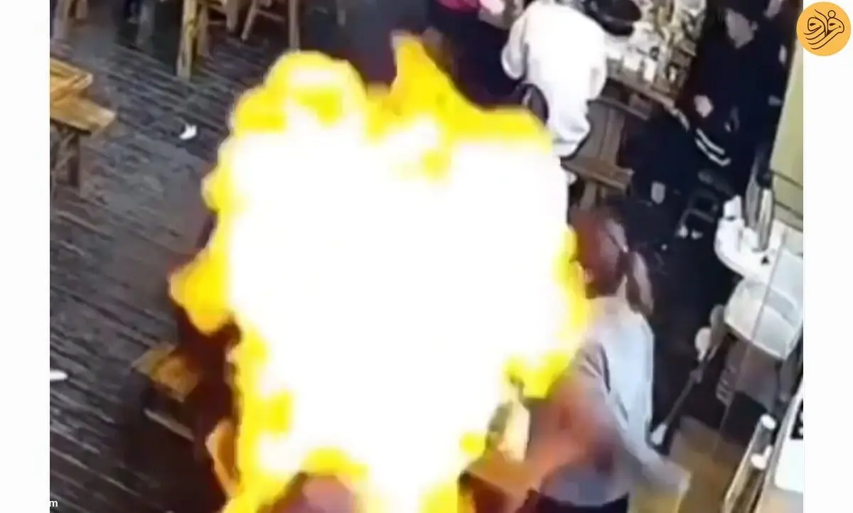 (ویدئو) آتشِ بادکنک نیتروژنی سر و صورت یک زن را فراگرفت