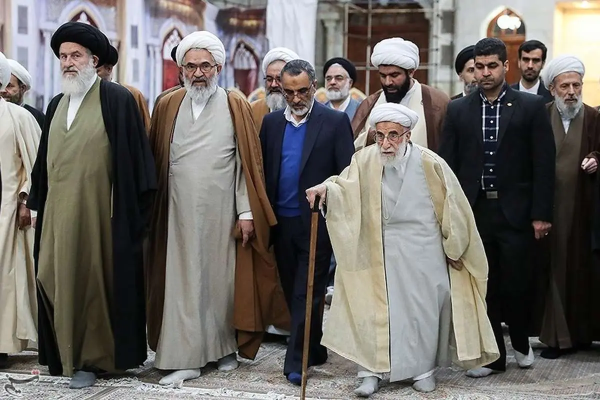 علیه روحانی در داخل و خارج از خبرگان