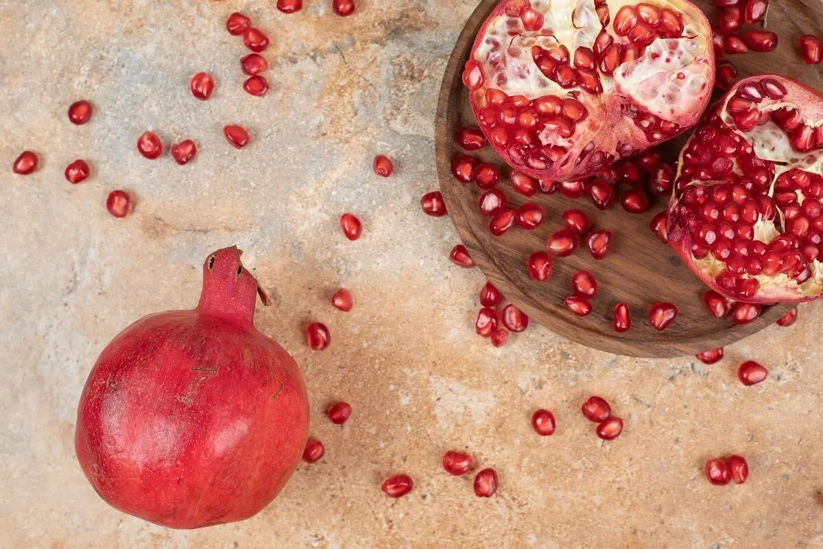 بهترین روش‌های دانه کردن انار؛ سریع و راحت