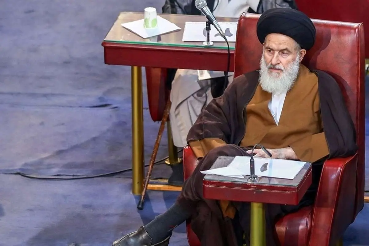 روایت عضو مجلس خبرگان از نطق انتقادیاش علیه روحانی: او دفاع کرد، رفت و دیگر ننشست