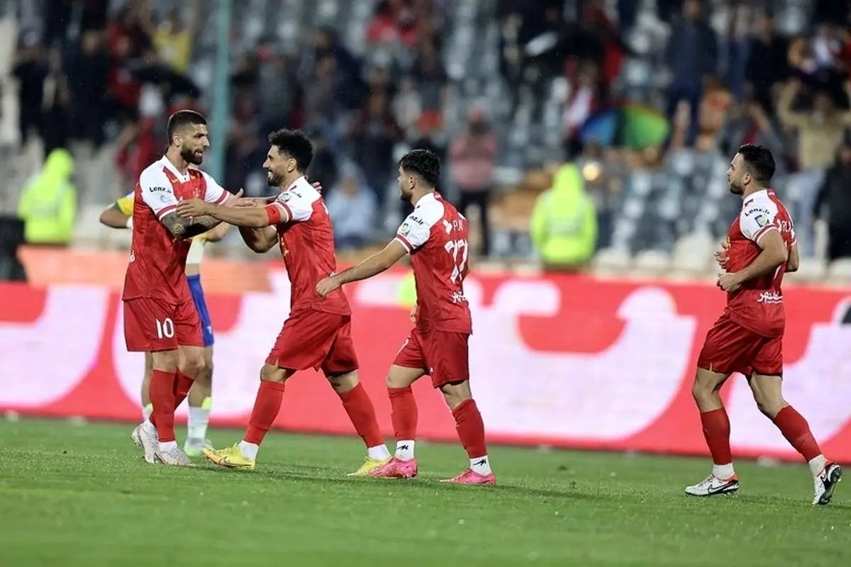 (عکس) مهمان ویژه تمرین پرسپولیس چه کسی بود؟