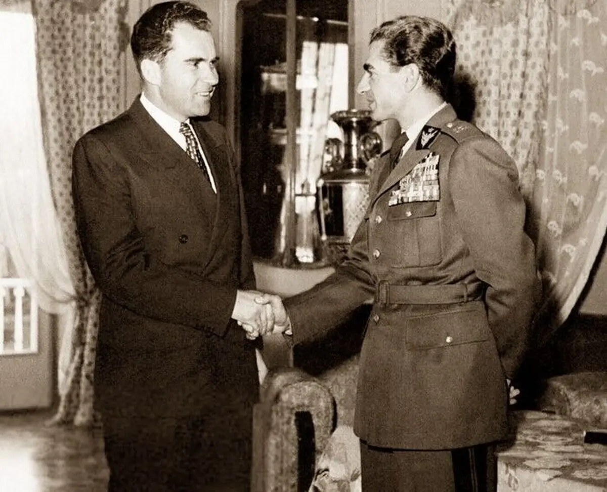 ویدیویی قدیمی از زمینی در تهران که به ریچارد نیکسون هدیه شد