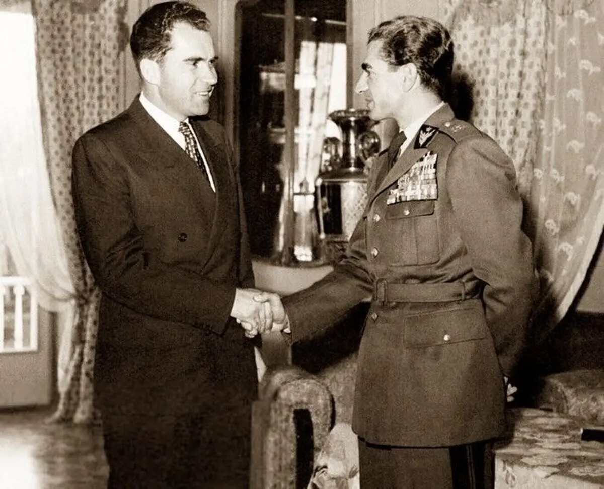 ویدیویی قدیمی از زمینی در تهران که به ریچارد نیکسون هدیه شد