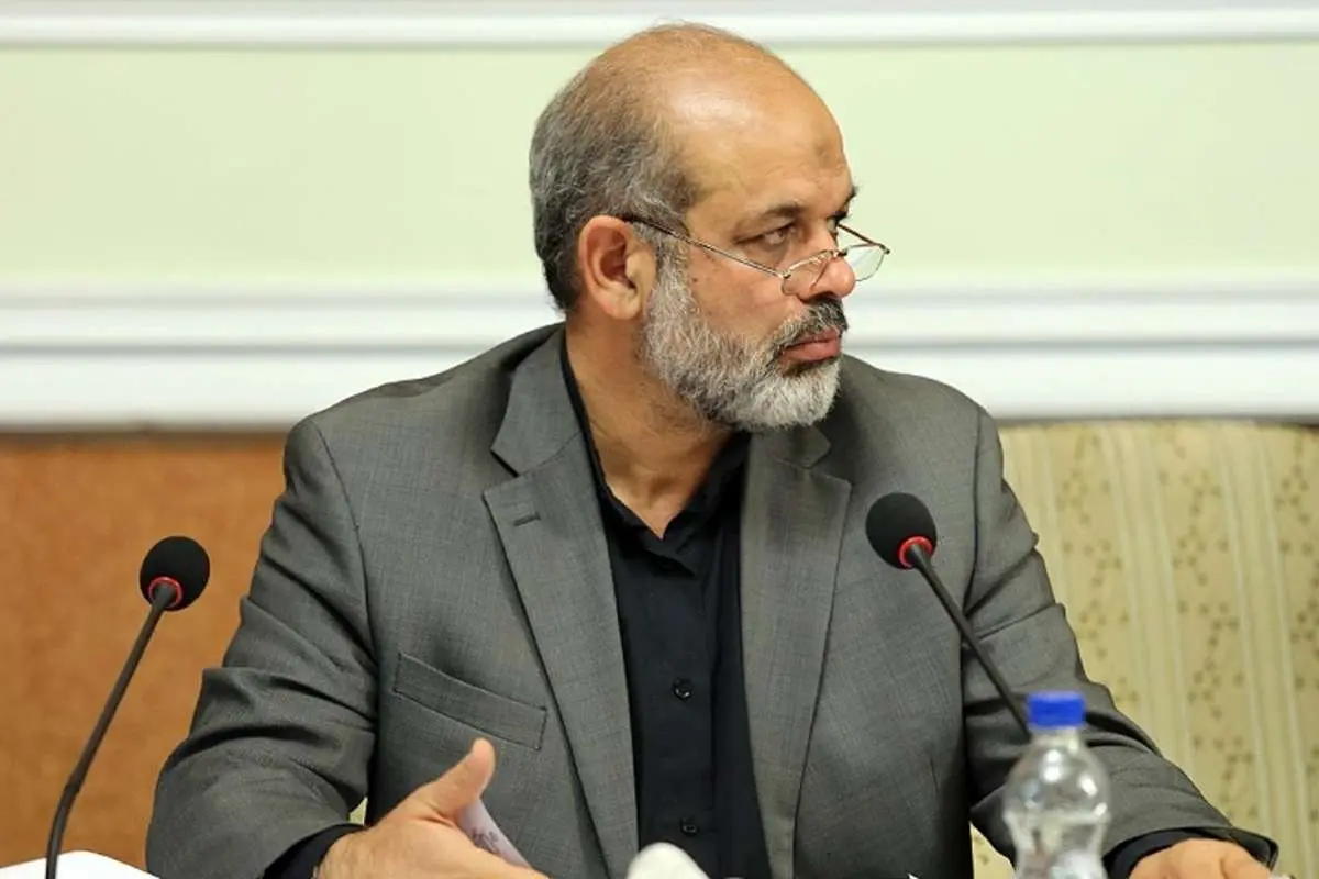 وزیر کشور: تذکر حجاب در مترو توسط گروههای مردمی انجام میشود/مجوز خاصی برای این کار ندادهایم