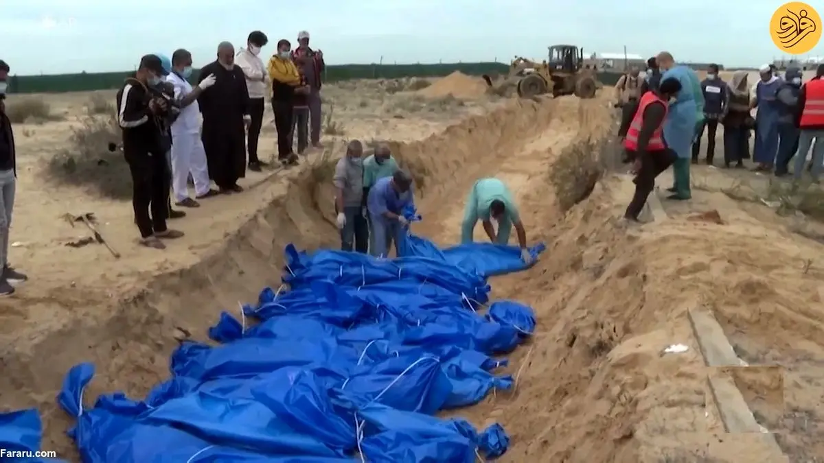 (ویدئو) دفن ۱۱۱ فلسطینی در یک گور دسته جمعی