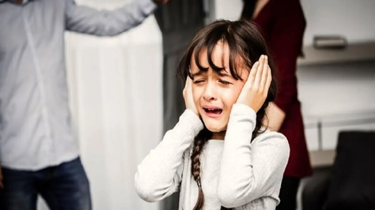 دعوا‌های والدین چه آسیبی به شخصیت کودک می‌زند؟