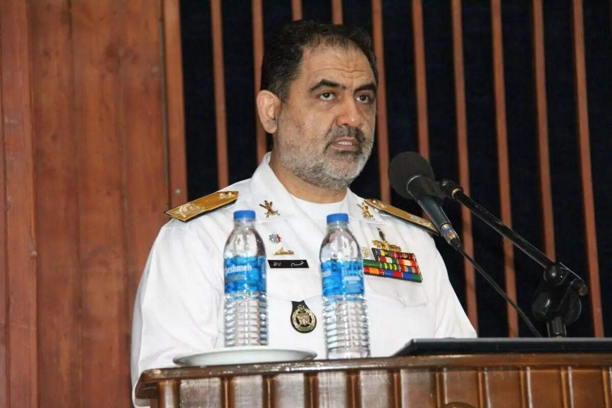 رونمایی دریادار ایرانی از «اقتدار ۳۶۰» و «دنا بر قله اقیانوس‌ها»