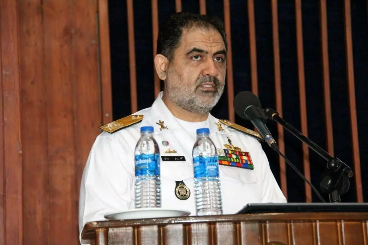 رونمایی دریادار ایرانی از «اقتدار ۳۶۰» و «دنا بر قله اقیانوس‌ها»