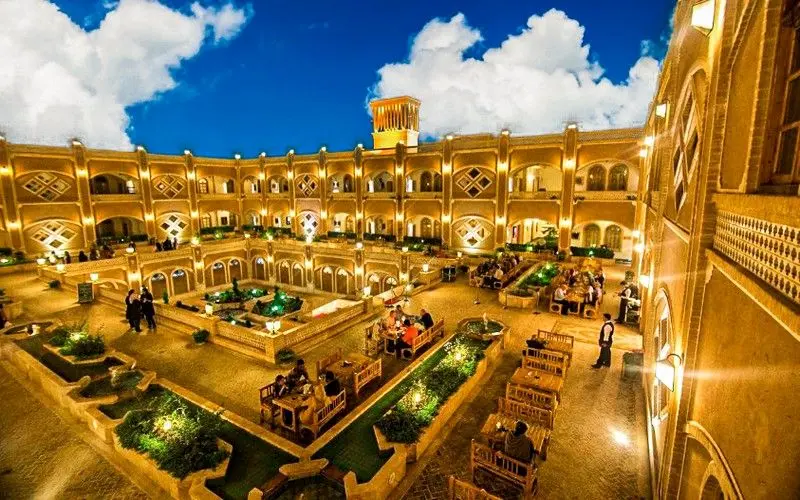 بهترین هتل یزد کدام است؟