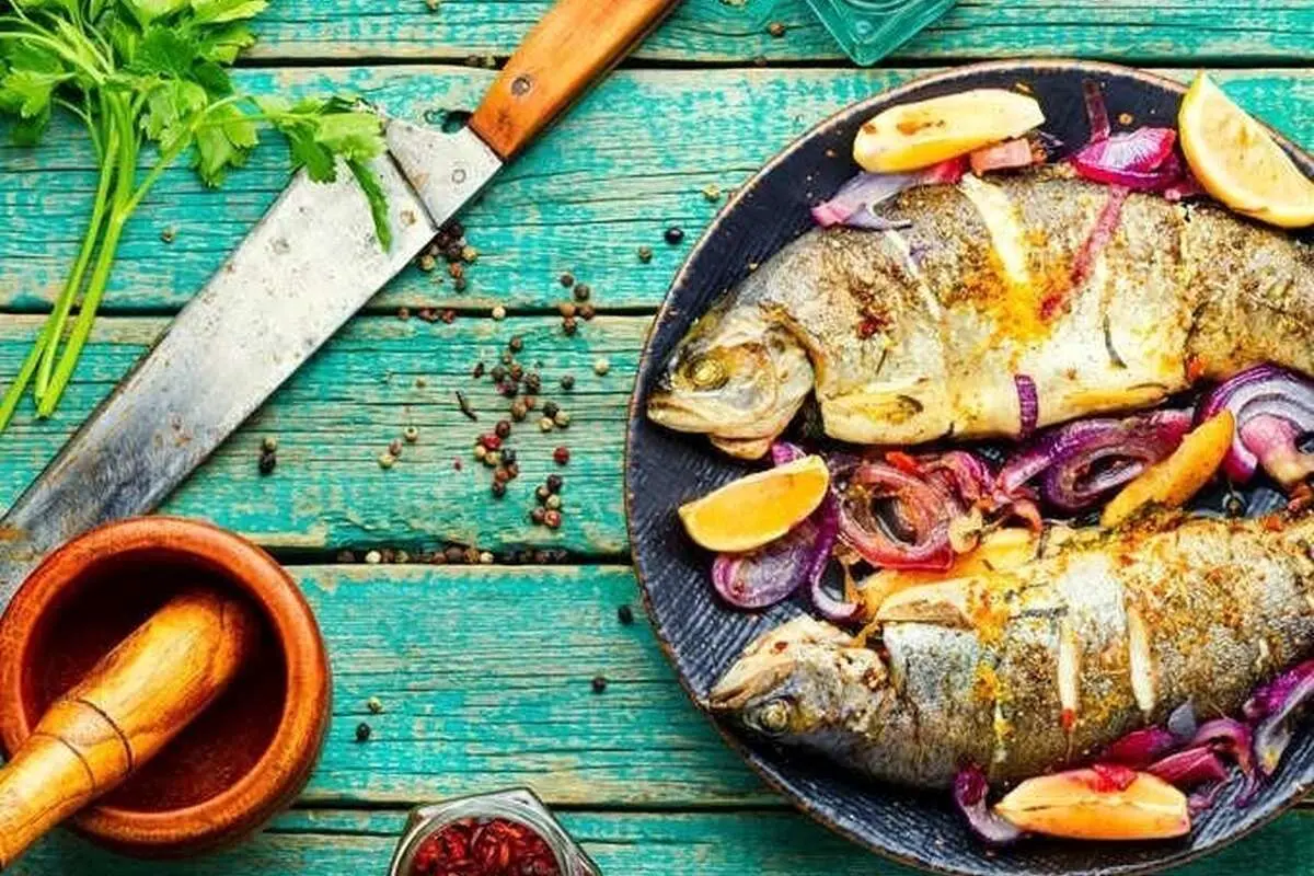 غذاهایی که نباید با ماهی بخورید