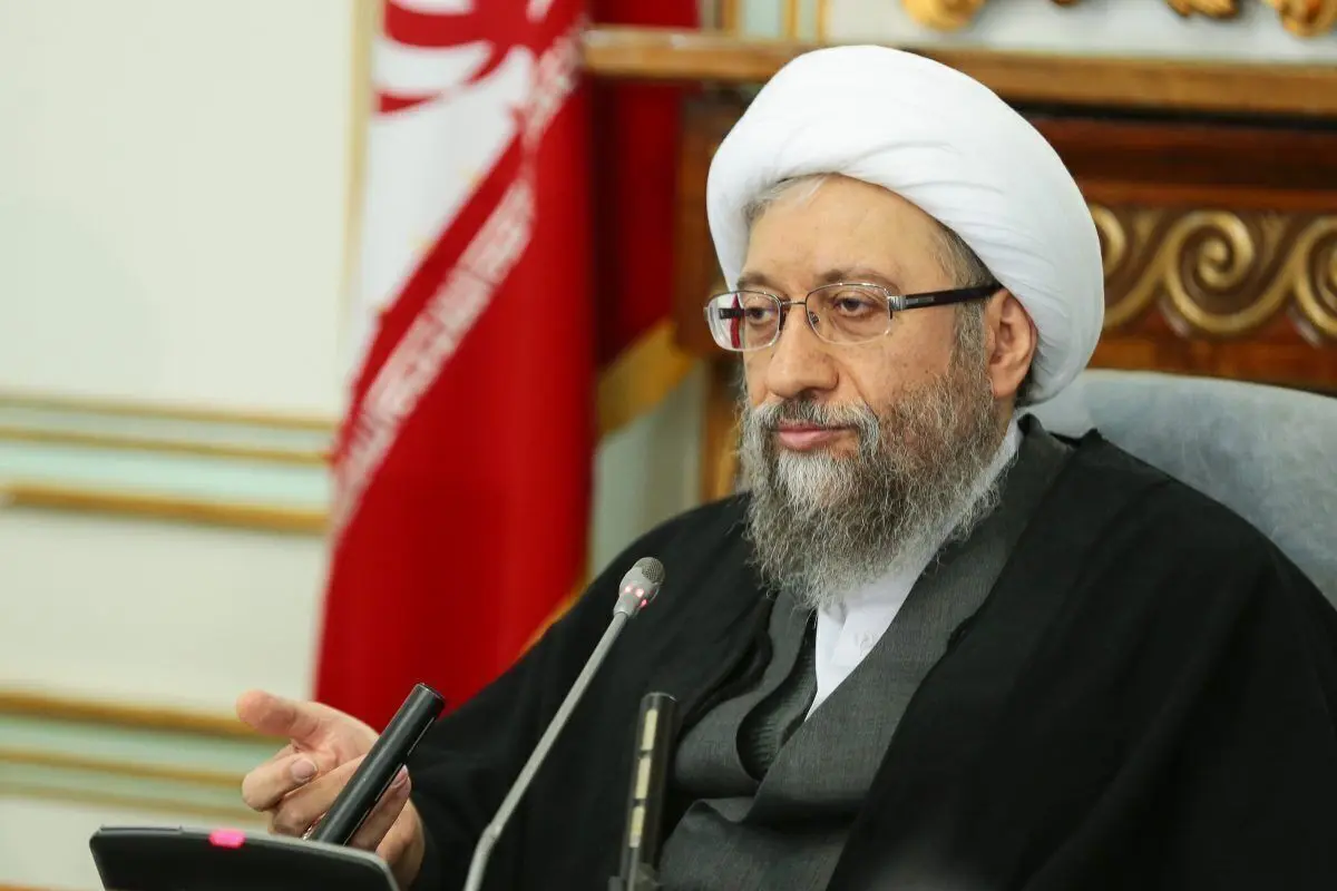 آملی لاریجانی: تصمیم مجلس برای افزایش سن بازنشستگی کارشناسی نبود