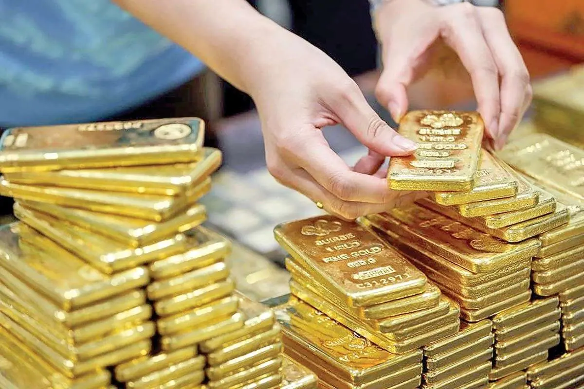 طلای جهانی در سقف نیمسال