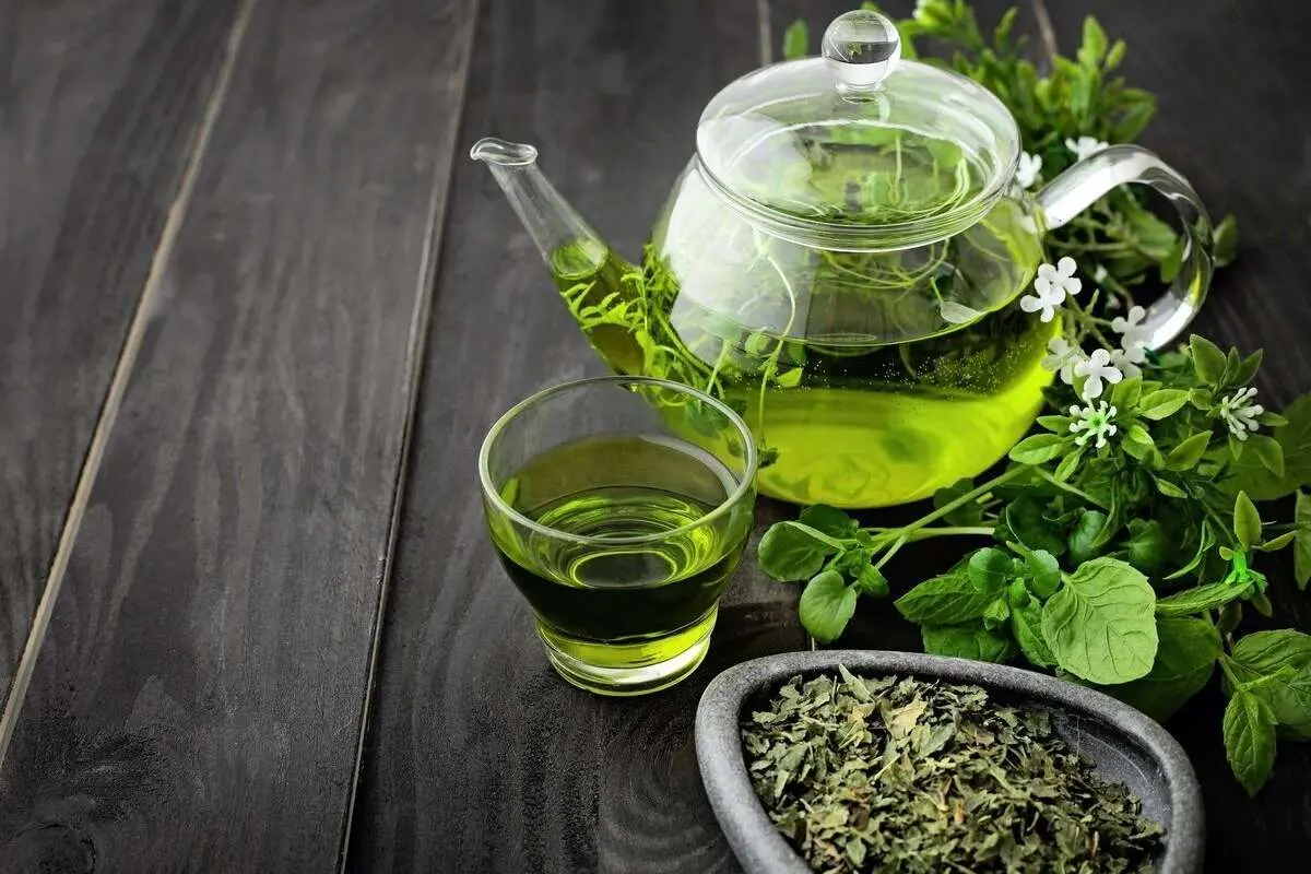 این افراد از مصرف چای سبز دوری کنند