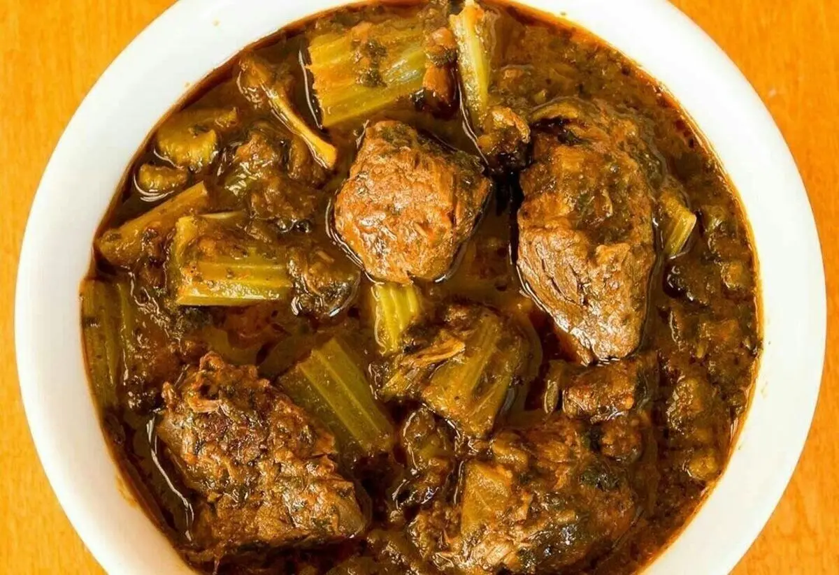 طرز تهیه خورشت کرفس با گوشت