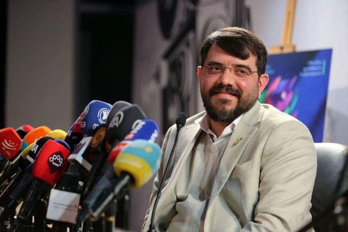 تهیه کننده امنیتی نیستم/در کشور‌های خارجی، ما را با «گاندو» می‌شناسند