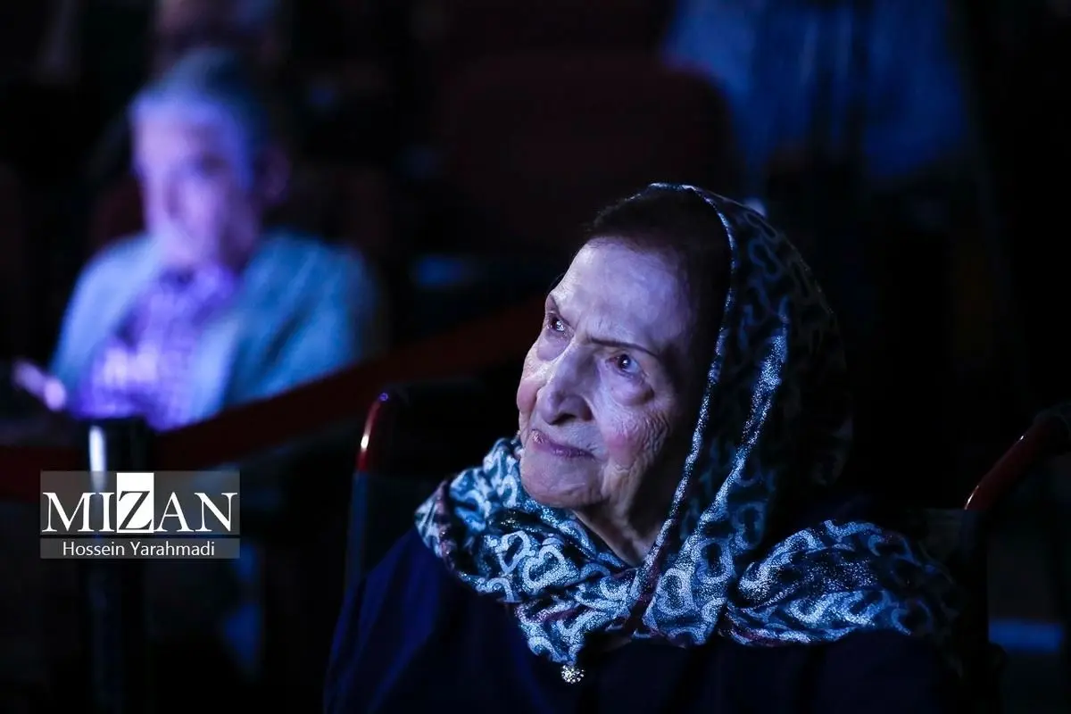 (تصاویر)  گرامیداشت توران مهرزاد
