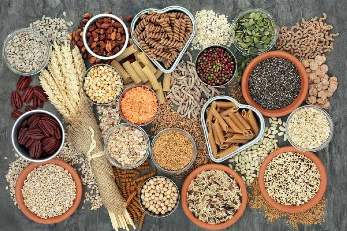 چه مواد مغذی در غلات کامل وجود دارد؟