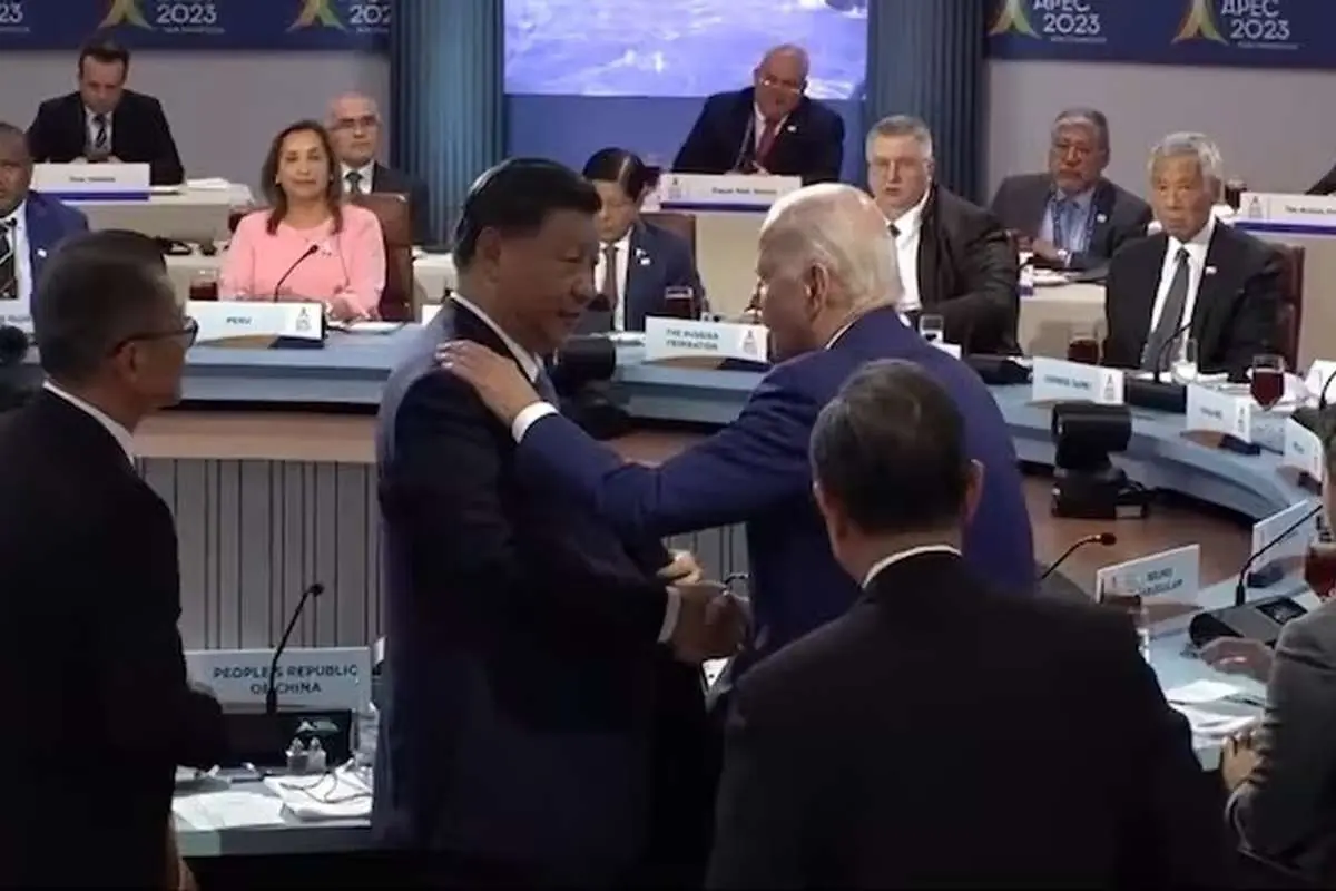 (ویدئو) خوش و بش ناگهانی بایدن با رئیس جمهور چین در پایان نشست اپک