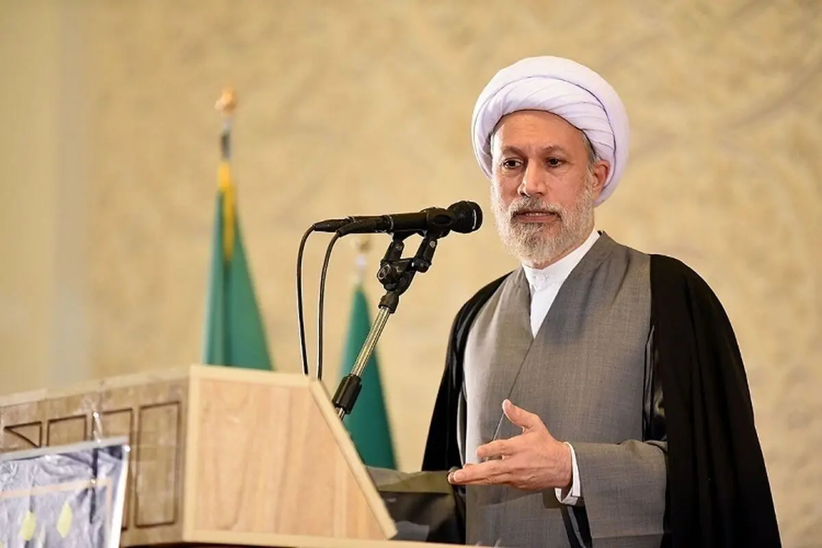 امام جمعه شیراز: حضور روحانیت در مدارس فضای تعلیم و تربیت را تغییر داد