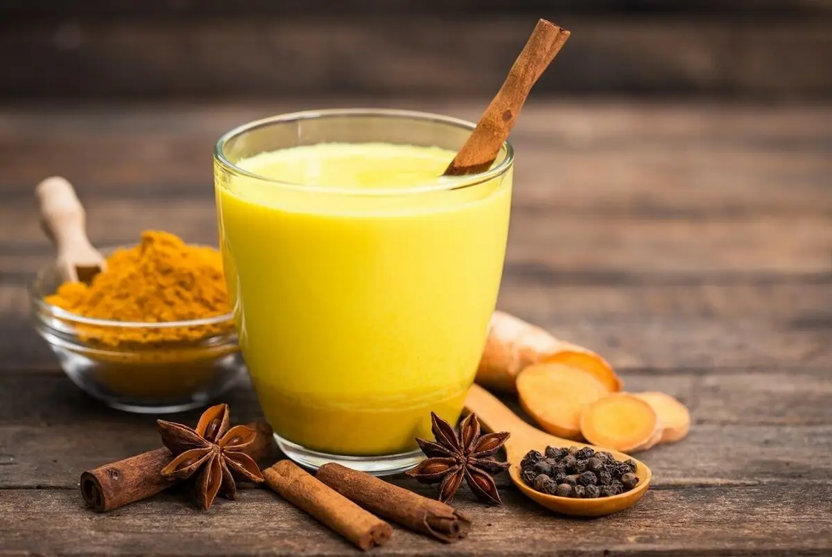 شیر زردچوبه رو توی این فصل حتما بخور! خیلی خاصیت داره!